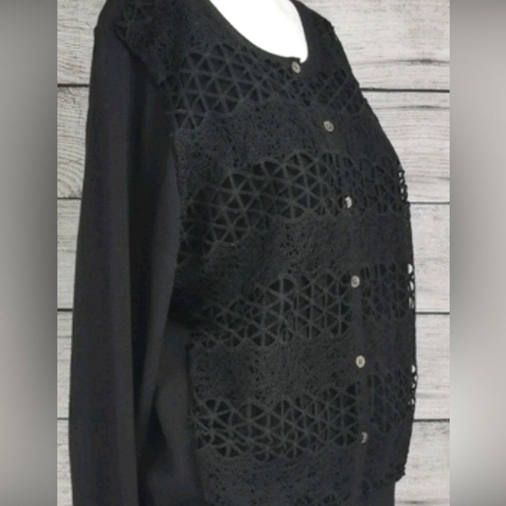 Vince Camuto L Button up Cardigan sweater Crochet
